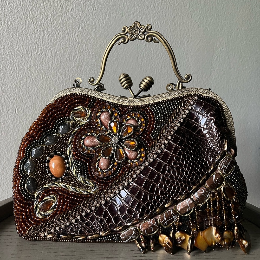 CHICOS Brown Beaded 👛 Purse